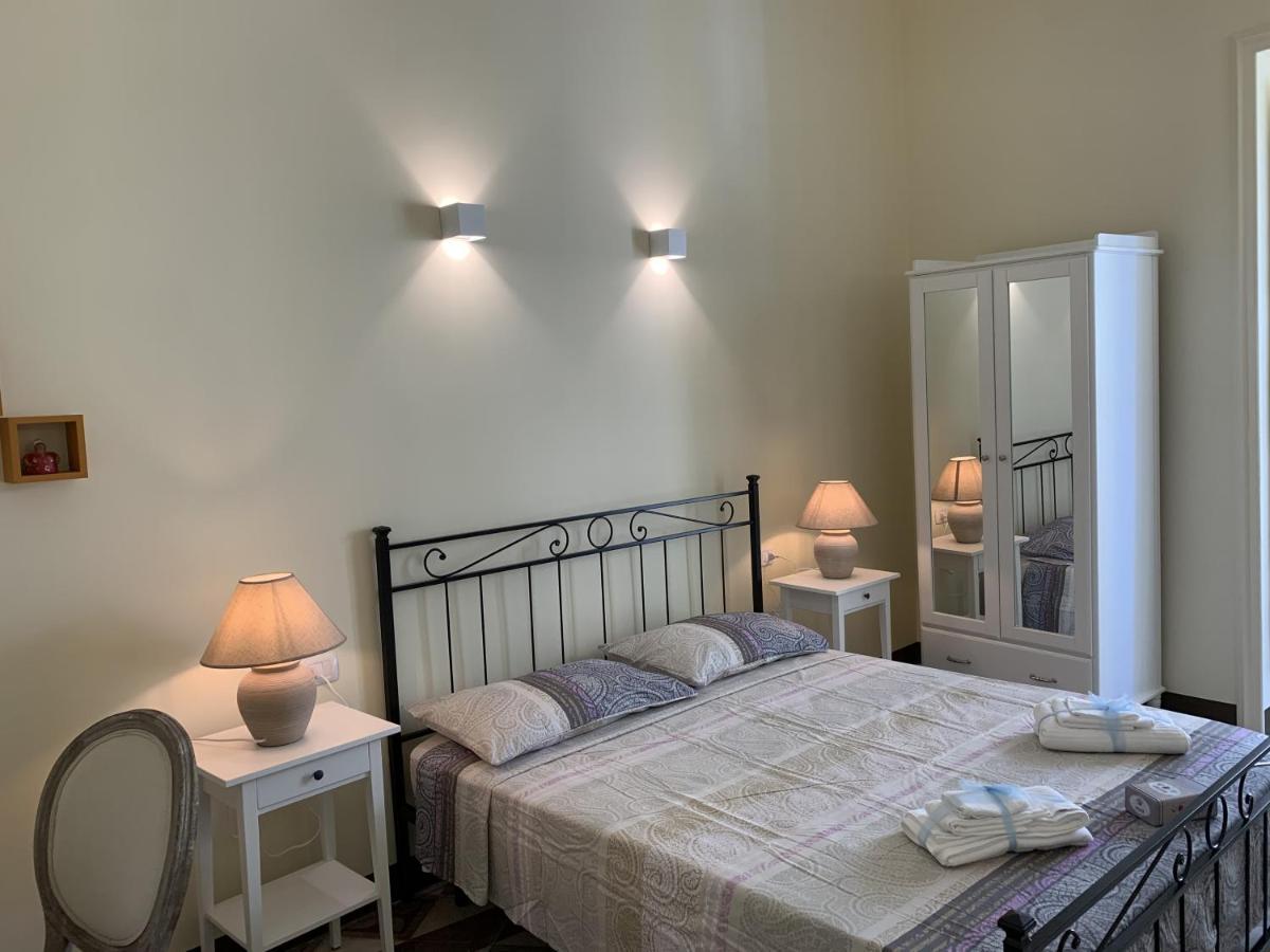 Piazza Fontana Luxury Bed & Breakfast กาลาตีนา ภายนอก รูปภาพ