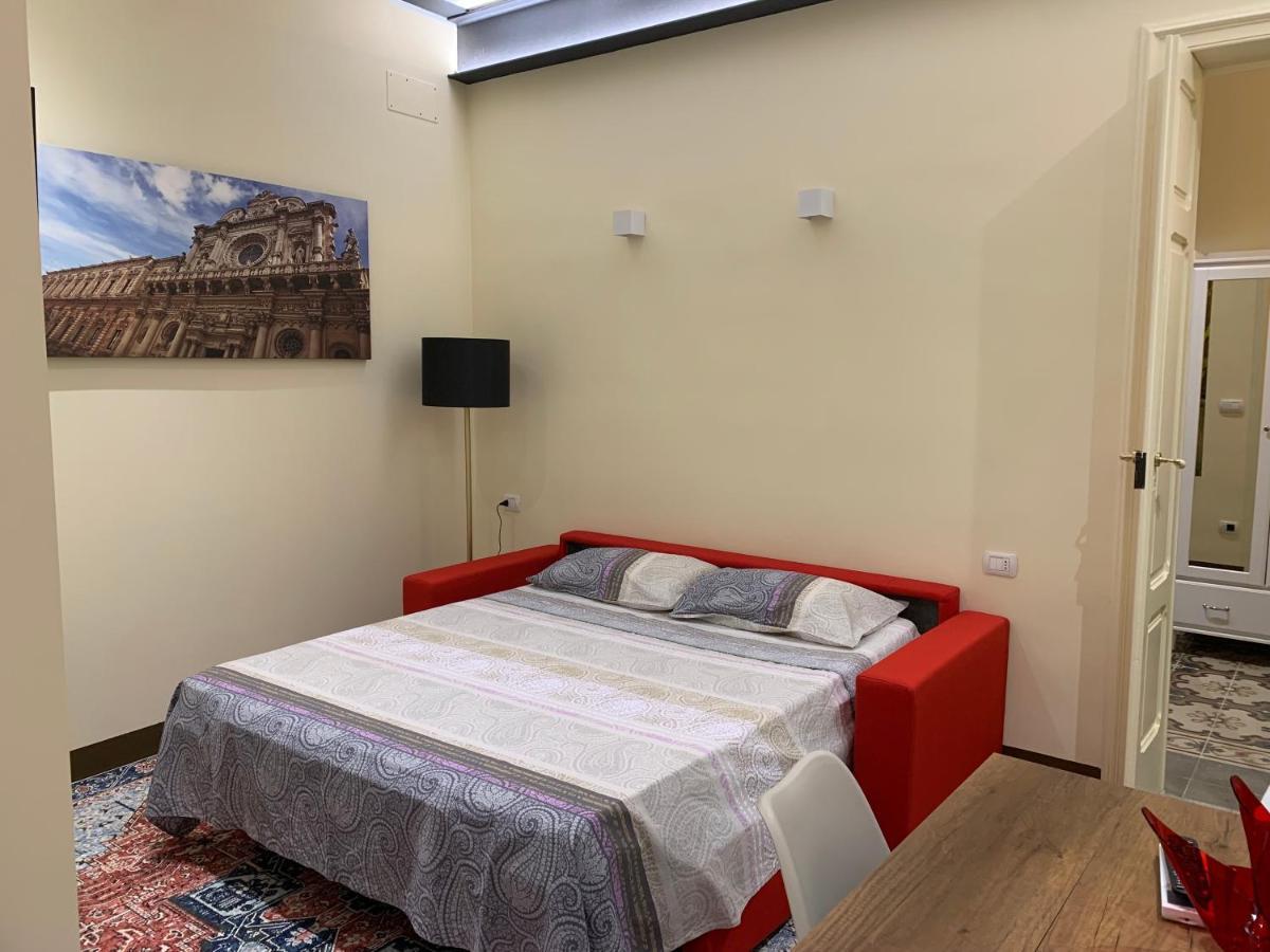 Piazza Fontana Luxury Bed & Breakfast กาลาตีนา ภายนอก รูปภาพ