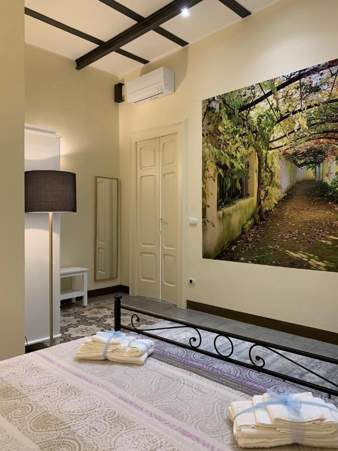 Piazza Fontana Luxury Bed & Breakfast กาลาตีนา ภายนอก รูปภาพ