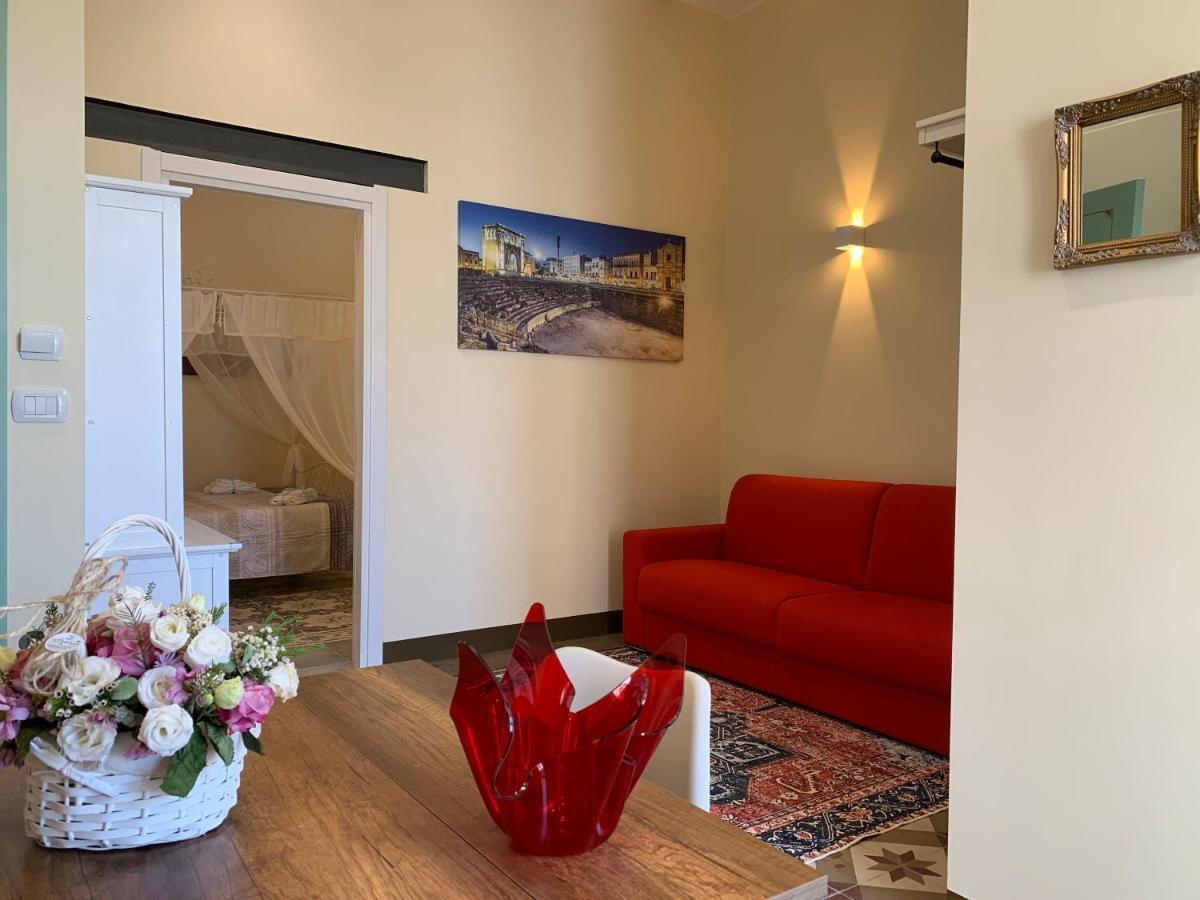 Piazza Fontana Luxury Bed & Breakfast กาลาตีนา ภายนอก รูปภาพ