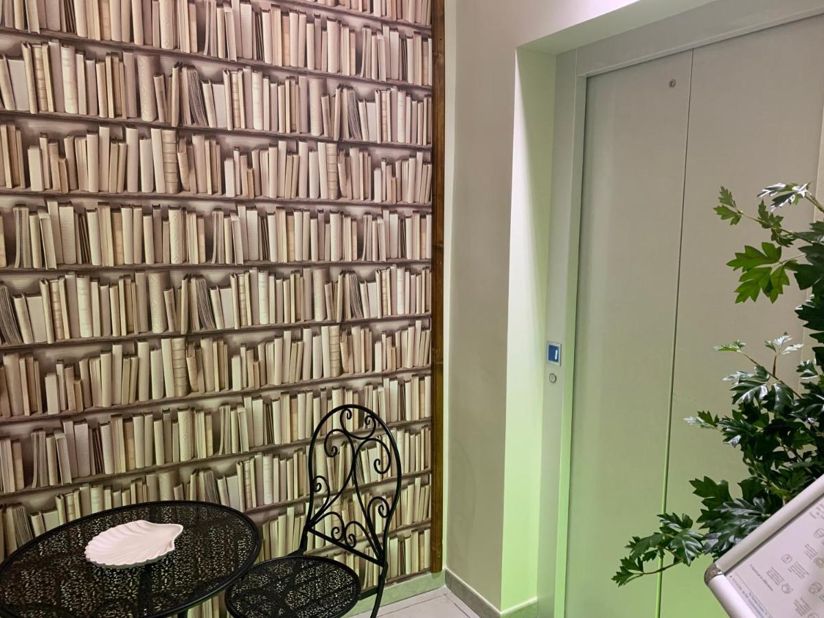 Piazza Fontana Luxury Bed & Breakfast กาลาตีนา ภายนอก รูปภาพ