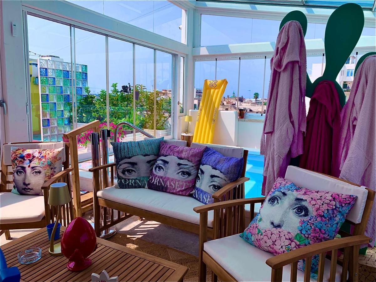 Piazza Fontana Luxury Bed & Breakfast กาลาตีนา ภายนอก รูปภาพ
